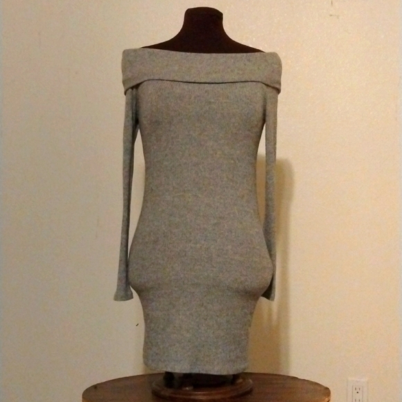 Hearts and hips imported of the shoulder knitted long sleeved sweater dress, med - Picture 1 of 10